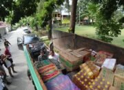 Truk Bermuatan Bantuan Dikirim ke Pulau Sebuku
