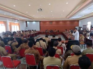 Terkait Pinjaman Daerah, Puluhan Kades Datangi Kantor DPRD Kapuas 30 Terkait Pinjaman Daerah, Puluhan Kades Datangi Kantor DPRD Kapuas