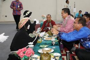 Pemko dan Sekolah Berkomitmen Memilah Sampah 18 Pemko dan Sekolah Berkomitmen Memilah Sampah