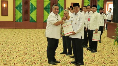 Walikota Terima DIPA 2020 1 Hal 14 Foto 2 25 klm tinggi 7 cm.jpg