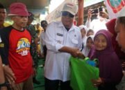 Paman Birin Pimpin Bakti Sosial di Desa Tatah Alayung