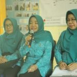 Lensa HSU Gambar 4 Ketua PKK HSU Hj Annisah Rasyidah Wahid mwmberikan sambutan saat mendampingi kunjungam TP PKK Provinsi 0