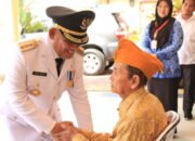 Bupati Wahid Lepas Napak Tilas Jejak Pahlawan 13 Bupati Wahid Lepas Napak Tilas Jejak Pahlawan