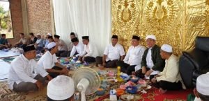 Bupati Maulid Bersdama Warga Desa Siayuh 19 Bupati Maulid Bersdama Warga Desa Siayuh