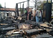 Gudang Alat Telekomunikasi PT BJR Ludes