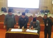 Perda Pemberian Penghargaan Bagi Pendiri dan Pejuang Kabupaten Disetujui 20 Perda Pemberian Penghargaan Bagi Pendiri dan Pejuang Kabupaten Disetujui