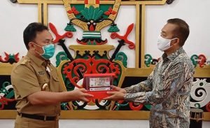 Gubernur Kalteng Terima UPK 75 Tahun RI