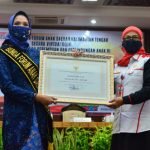 15 Kalteng 1 YUlistra ivo dikukuhkan sebagai Bunda Forum anak daerah