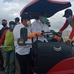 15 Pulpis Gubernur Sugianto dan Bupati Pulpis turut ikut melakukan panen raya