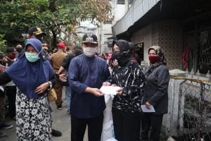 Dinsos Banjarmasin Salurkan Bantuan Untuk Korban Kebakaran Kuripan