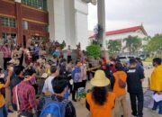 Petani Serbu Kantor Setdaprov Kalsel Gegara Harga Semangka Cuma 500 Rupiah