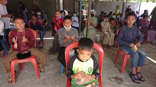 Peringatan 10 Muharram Ratusan Anak Yatim Disantuni 1 hal 2 HSU 3 klm