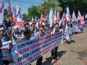 Aksi Tolak Omnibus Law di Banjarmasin Masih Abu-abu