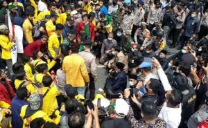 Penuhi Tuntutan Massa, DPRD Kalsel Langsung Bertolak ke Jakarta