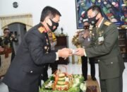 Kapolda Kalsel Berikan Kejutan, Danrem 101/Antasari Ucap Terharu 19 Kapolda Kalsel Berikan Kejutan, Danrem 101/Antasari Ucap Terharu