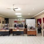 15 Bartim KPU dan POlres Bartim menggelar simulasi pengamanan TPS