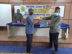 Politisi Golkar Reses Bagi Vitamin Ke Warga