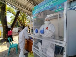 Momen Hari Pahlawan, Dinkes Beri Penghargaan Nakes di Banjarmasin