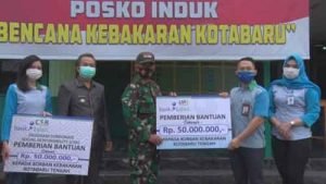 Pjs Bupati Terima Bantuan Korban Kebakaran Dari Bank Kalsel 8 Pjs Bupati Terima Bantuan Korban Kebakaran Dari Bank Kalsel