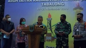 Luncurkan BukuMawardi Baca Puisi `Riuh Imaji di Tengah Pandemi’