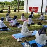 Foto Yoga lagi