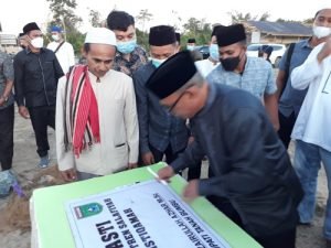 Wabup Tanbu Letakan Batu PertamaPembangunan Gedung Utama Zairullah Azhar