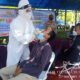 15 Bartim Seorang pemohon SIM mengikuti tes usap