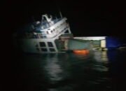 KMP Rute Batulicin Karam Saat Menyeberang
