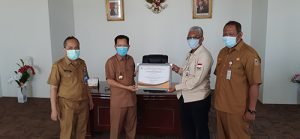 Bupati Tapin Terima Penghargaan Dari Kementrian Kesehatan RI Atas Penanganan Covid 19
