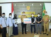 Pemko Banjarbaru Serahkan Bantuan Untuk Palestina