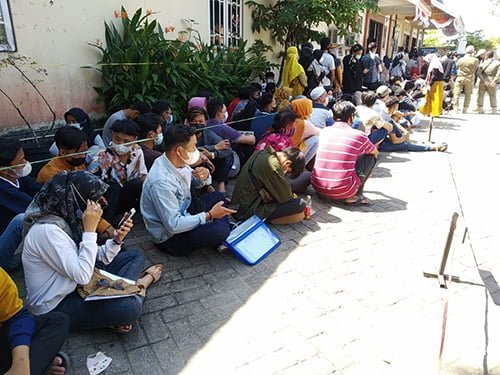 Bansel Mendadak Urus E-KTP Ratusan Warga, Jelang PSU Pembuatan E-KTP Buka Layanan di Kecamatan Bansel 1 Hal 9 3 Klm Antri KTP