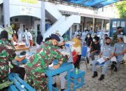 TNI AL Layani Masyarakat Sukseksan Program Sehari Satu Juta Vaksin