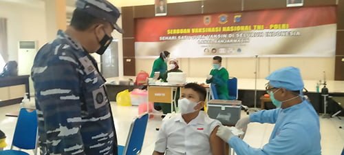 Sejumlah ABG Ikuti Serbuan Vaksinasi di Mako Lanal 1 6 vaksin 3klm