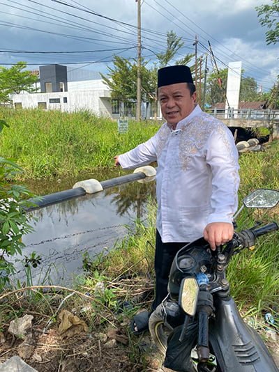 Hal 10 3 KLm Pipa Ditengah Sungai