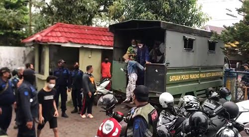 Belasan Pasangan Muda-Mudi Kepergok Ngamar, Lima Diantaranya Dibawah Umur 1 Hal 9 3 Klm ABG
