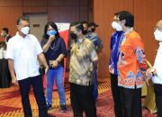 Walikota Pantau Vaksin Pelaku Usaha di Golden Tulip Banjarmasin 22 Walikota Pantau Vaksin Pelaku Usaha di Golden Tulip Banjarmasin
