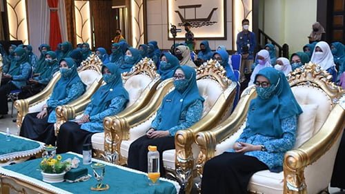 Banjarmasin Peringati HAN 2021, Walikota Himbau Agar Anak Tumbuh Berkembang Dengan Pengawasan Orang Tua 3 Hal 9 Kontrak tiga