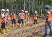 Komisi III Tinjau Irigasi Bendungan Kinarum 31 Komisi III Tinjau Irigasi Bendungan Kinarum