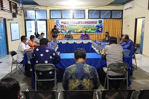 hal 12 HSS 1 3 klm 18