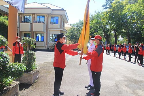 Bupati Lepas Kontingen POPDA HST 2 hal 2 HST 2 3 klm 1