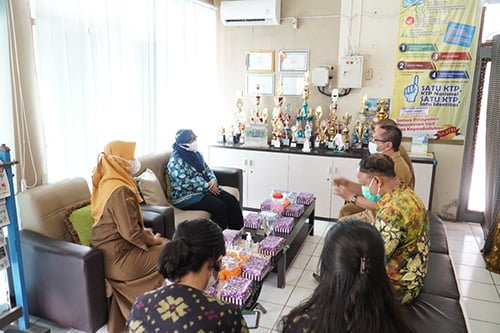 Pemkab HST Siap Wujudkan Bumi Murakata Sebagai KLA 2 hal 2 HST 2 3 klm