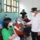 15 Kalteng HL Gubernur memantau vaksin di SMKN 1 dan SMAN 1 Kumai
