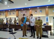 Bupati Beri Penghargaan SAKIP Terbaik 14 Bupati Beri Penghargaan SAKIP Terbaik