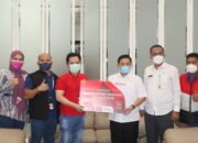 Walikota Terima Bantuan Paket Telkomsel MBJJ 11GB Untuk PJJ 30 Walikota Terima Bantuan Paket Telkomsel MBJJ 11GB Untuk PJJ