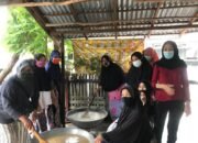 Tradisi Memasak Bubur Asyura Warga Rt 12 Komplek Mahligai 16 Tradisi Memasak Bubur Asyura Warga Rt 12 Komplek Mahligai