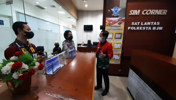 Monitoring Layanan SIM, Ombudsman Sambangi SIM Corner dan Satlantas Polresta Banjarmasin
