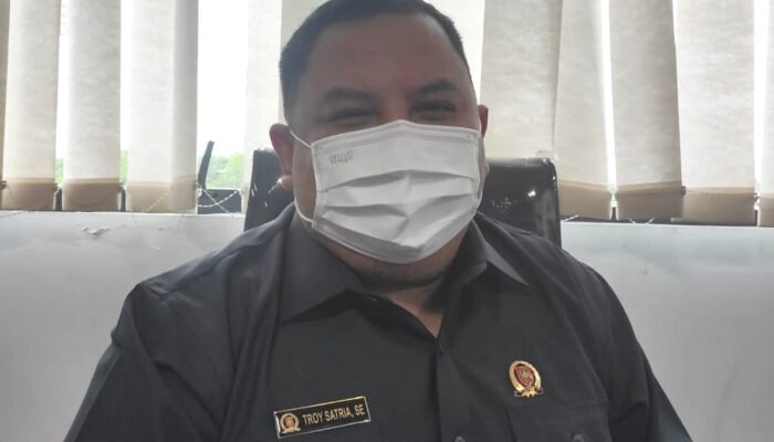 Troy Satria Setuju Tunda Dulu Pembelian Mobil Dinas Wakil Dewan