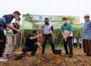 Masyarakat Diajak Menanam Pohon Jadikan Gaya Hidup 17 Masyarakat Diajak Menanam Pohon Jadikan Gaya Hidup