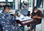 TNI-AL Kotabaru Kembali Gelar Vaksinasi 7 TNI-AL Kotabaru Kembali Gelar Vaksinasi