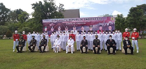 Dandim 1002 HST Inspektur Upacara Penurunan Bendera Merah Putih 2 hal 2 HST 2 3 klm 4